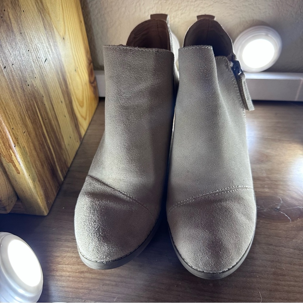 Toms Goldie Wedge Women's Suede Ankle Boots - Tan Size 8 - Picture 3 of 10